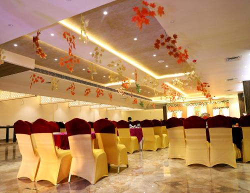 Χώρος καθιστικού στο THE TAJ PEARL HOTEL