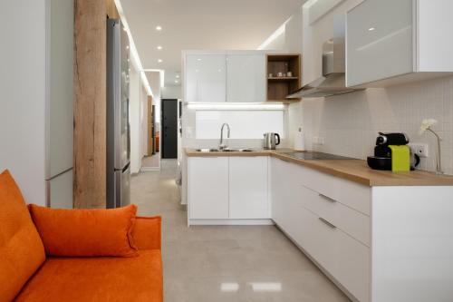 New Luxury Studio in the Heart of Thiseio.