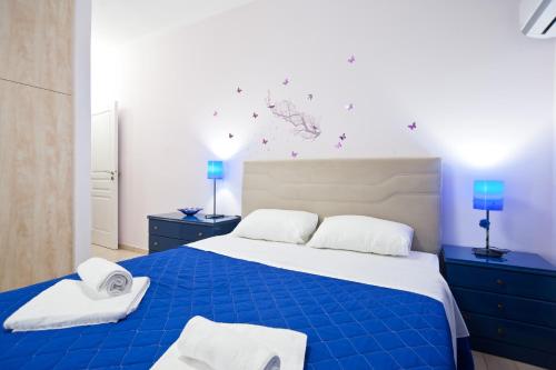 Posteľ alebo postele v izbe v ubytovaní Athina apartment Delphi