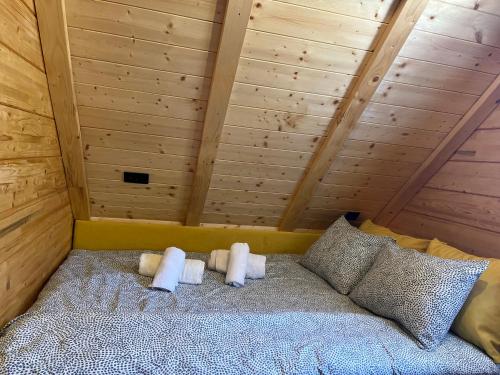 Un ou plusieurs lits dans un hébergement de l'établissement Apartmani Joka i Drvene kucice