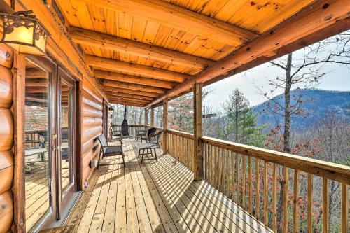 Rustic Cabin with Mountain Views and Private Deck! – Photos 2