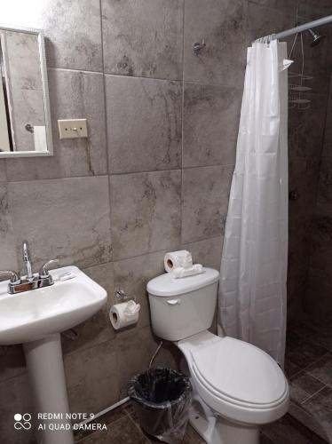 Ένα μπάνιο στο Hotel Casa Ceci Inn