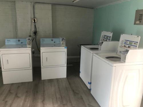 Φωτογραφία από το άλμπουμ του Pinelodge Motel σε Baxley