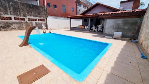 Casa com piscina e churrasqueira em Peruibe SP