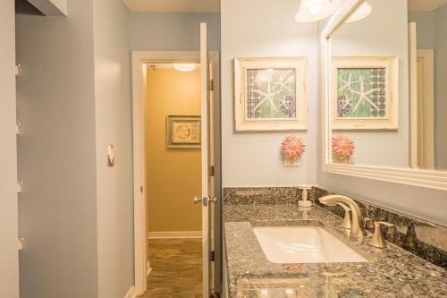 Koupelna v ubytování Grand Caribbean West 116 By Pkrm