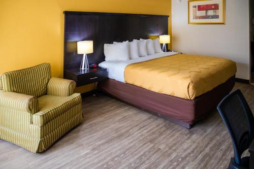 Postel nebo postele na pokoji v ubytování Quality Inn Richmond Hill - Savannah I-95