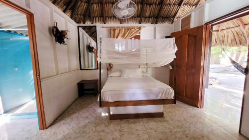 Koupelna v ubytování Isla Grande Eco-Hostal
