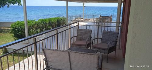 Gallery image of lemonishouse by the sea 1 in Nea Skioni