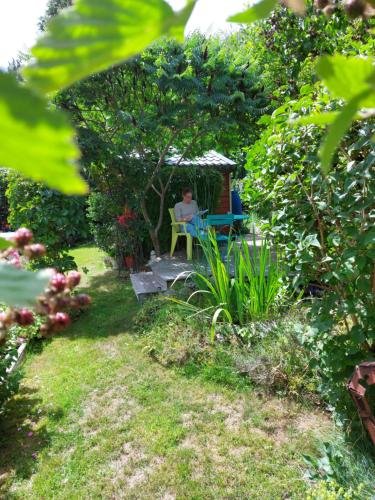 Jardin de l'établissement L'Atelier Bed and Breakfast