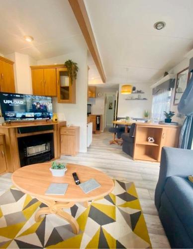 Η κουζίνα ή μικρή κουζίνα στο Unique Caravan with Outdoor Space