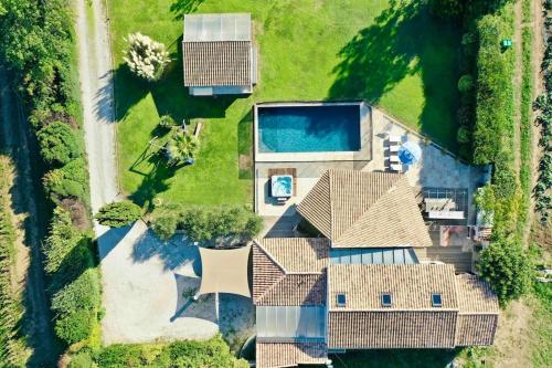 Photo de la galerie de l'établissement La 'Villa Garlaban' en Provence classée 5*****, à Aubagne