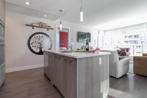 Gorgeous Downtown Hideaway – Photos 5