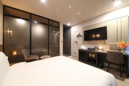Køkken eller tekøkken på City Hotel the Busan Metro