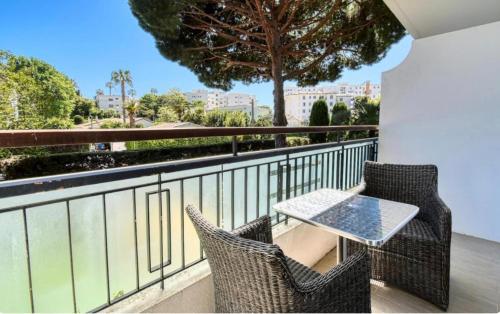 Superbe studio lumineux sur Cannes avec terrasse ! à quelques minutes de la célèbre rue d'Antibes !