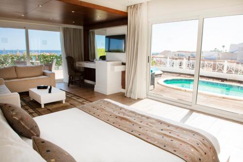 Sunrise Montemare Resort -Grand Select — Pool view