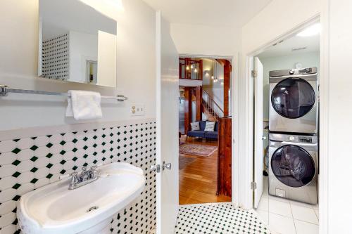 Un baño de Bird's Nest