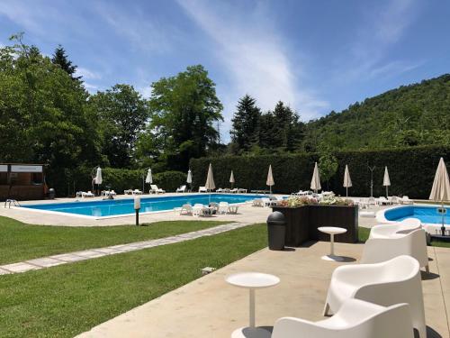 Bazén v ubytování Borgo Villa Maria nebo v jeho okolí
