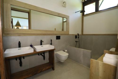 Bathroom sa Satya Boutique Resort & Spa