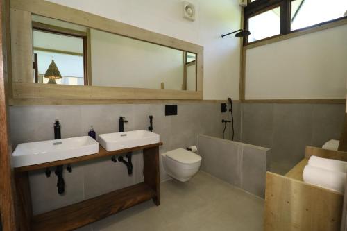 Koupelna v ubytování Satya Boutique Resort & Spa