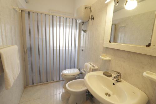 Et badeværelse på Casa Primus Torre Santo Stefano in Otranto