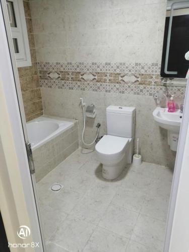 Al Rawda Apartments -Ajmanにあるバスルーム