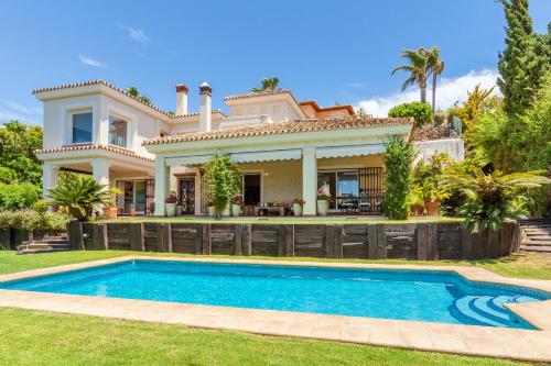 Deluxe Villa Lario with swimming pool, Benalmádena ...