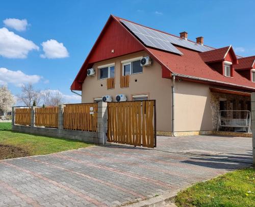 Budova, v ktorej sa apartmán nachádza