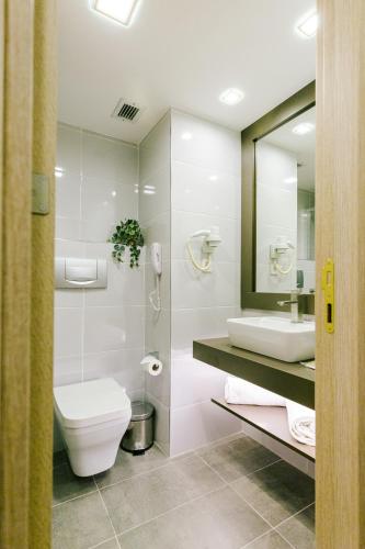 Ein Badezimmer in der Unterkunft Marble Hotel