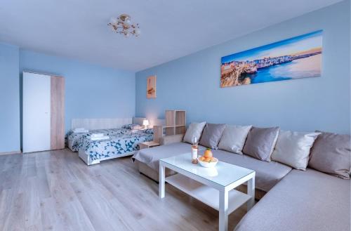 Posezení v ubytování Daisy - 3 Room and kitchen apartment in Lazur