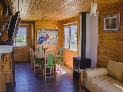 A seating area at Cabañas Rincones del Sur