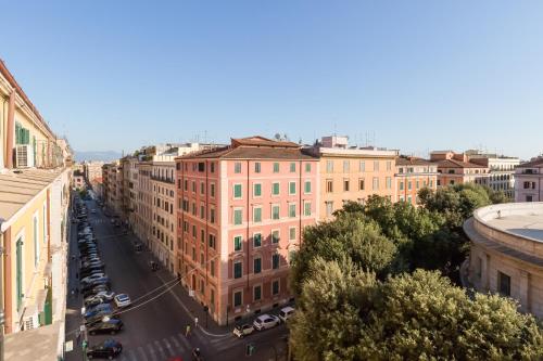 BMGA l Glam Industrial 3-Bed Apartment in Termini