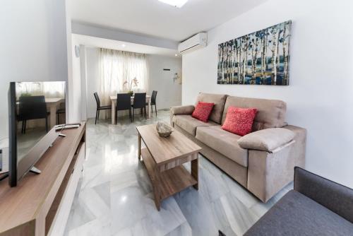 Holidays2Malaga Salitre cerca Estacion AVE & Fibra Wifi
