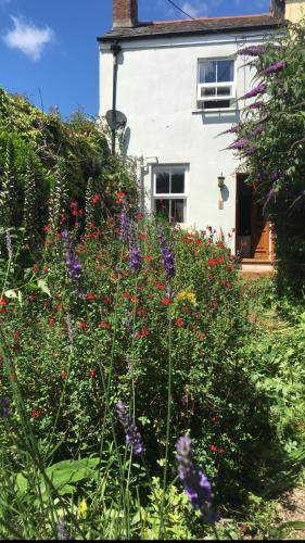 1 Laurel Cottages