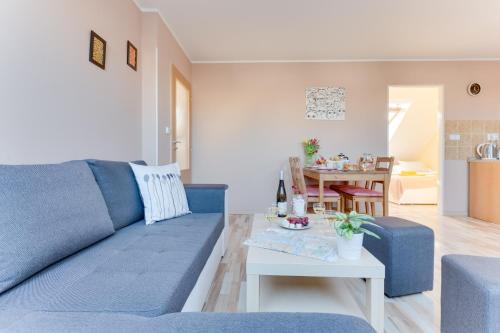 Χώρος καθιστικού στο Jane's Charming Apartment