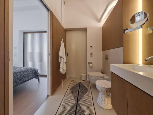 Zdjęcie z galerii obiektu Luxury Omuntu-Design-Apartment Deluxe w Monachium