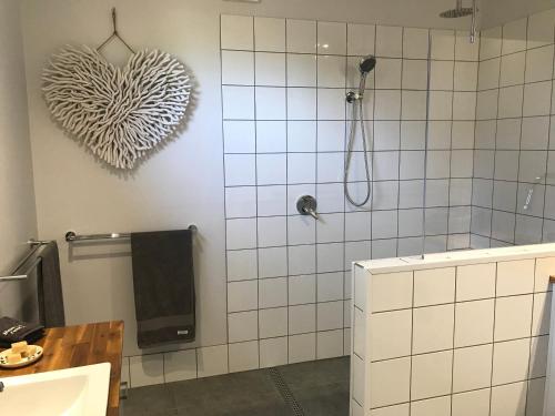 Koupelna v ubytování Gillys Guesthouse