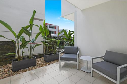 Κήπος έξω από το Element on Coolum Beachfront Sunshine Coast