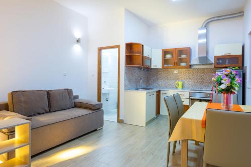 Kuchyňa alebo kuchynka v ubytovaní Apartment Bralic