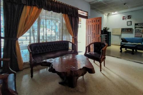 Gallery image of Fauziah Hotel Syariah Kendari in Pipulu