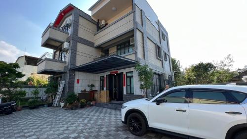 Το κτήριο όπου στεγάζεται  το δωμάτιο σε οικογενειακή κατοικία
