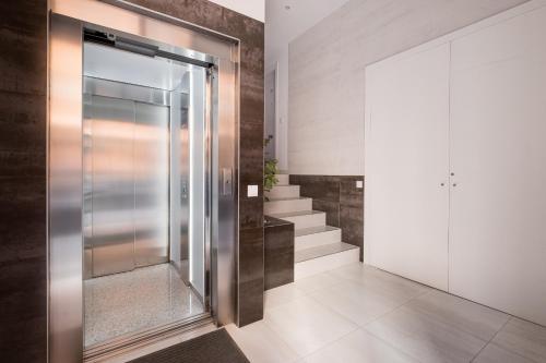 Spacious Penthouse with Private Terrace