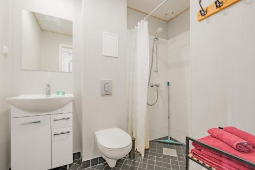 Bilik mandi di Filosoofi 1 Studio Apartments