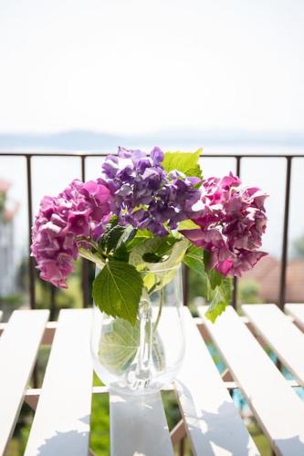 Gambar di galeri bagi A Balcony on Lake Maggiore di Belgirate