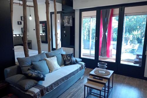 Cosy 27m With Garden Residence With Pool