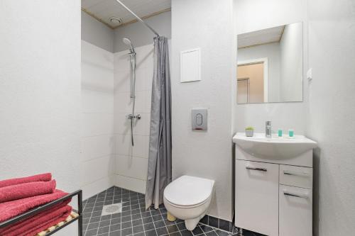 Bilik mandi di Filosoofi 1 Studio Apartments