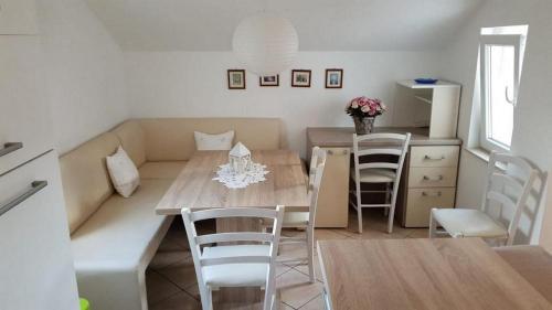 Kuchyň nebo kuchyňský kout v ubytování Apartment Majer