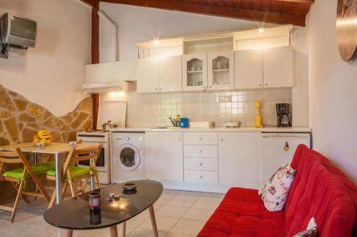 Una cocina o zona de cocina en Blue house