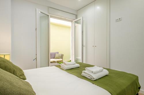 Apt with Fluffy Beds & Private Patio