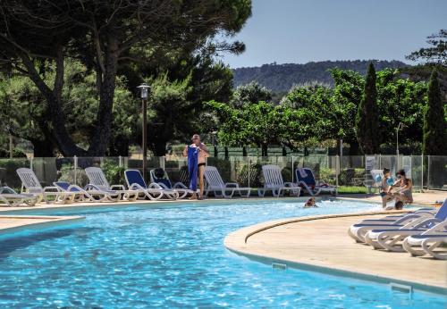 Swimmingpoolen hos eller tæt på Belambra Clubs Résidence Gruissan - Les Ayguades