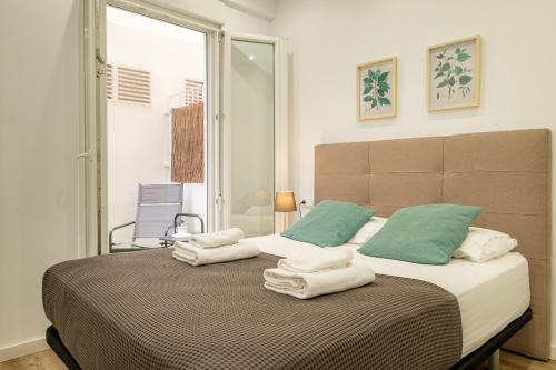 Apt with Fluffy Beds & Private Patio